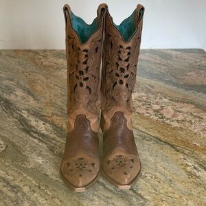 Corral Boots Antique Saddle/Black Rose & Cross Snip Toe. Size 7 … New